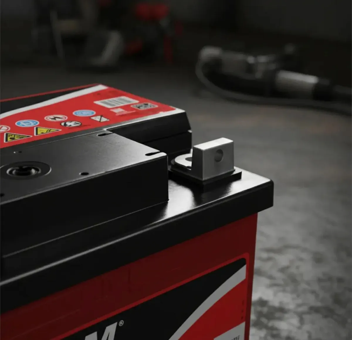 Bateria Estacionária FREEDOM DF700 12V 50Ah Livre de Manutenção Terminal F187